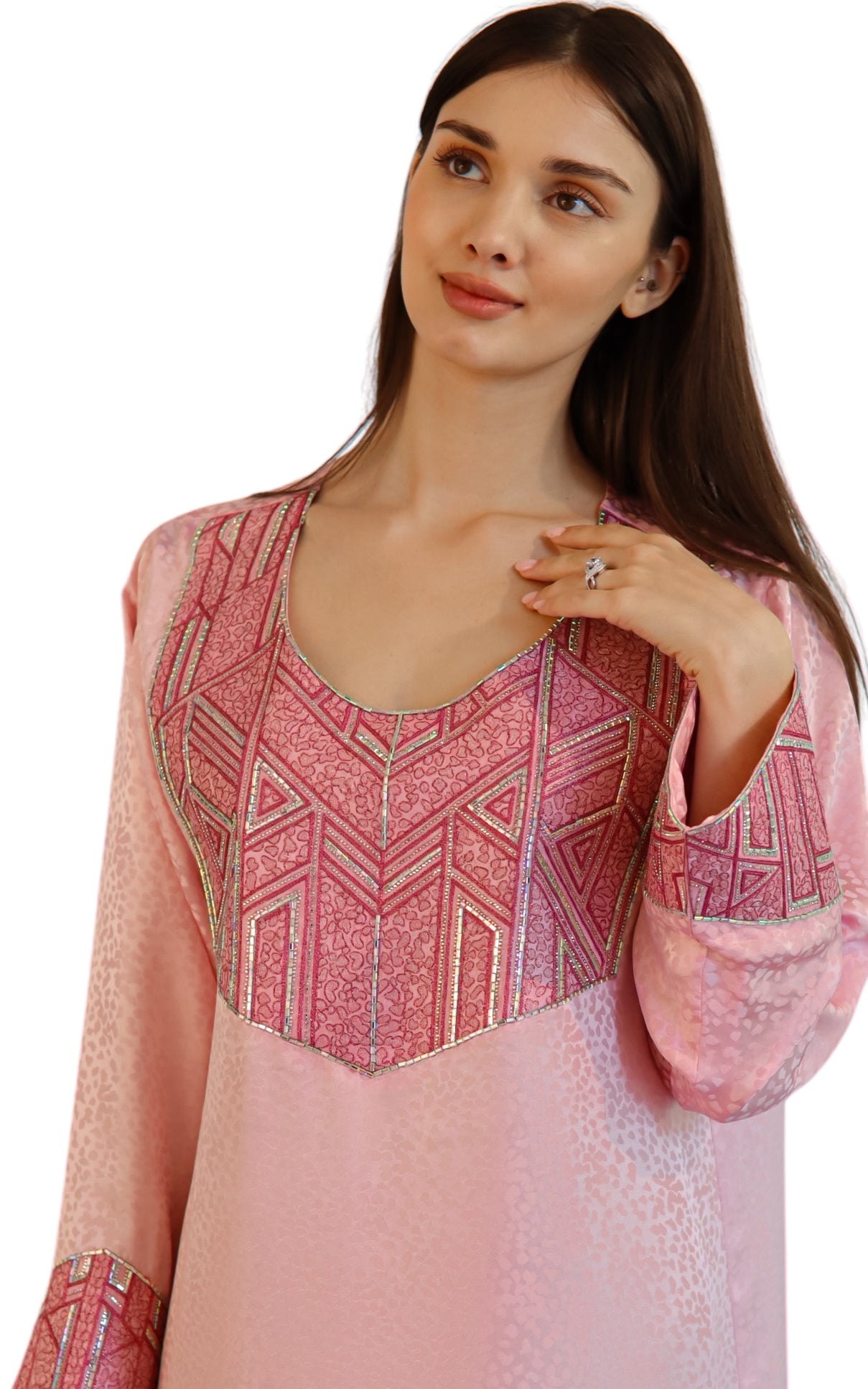 Soft Pink Jalabiya – Hand-Embroidered Elegance
