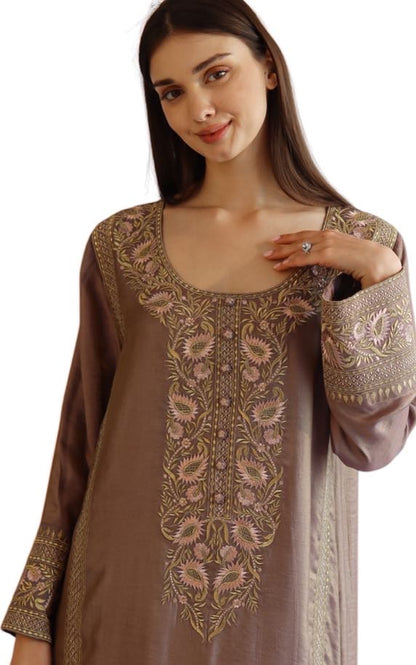 Larmoire Zariah Glow Jalabiya – Radiant Taupe with Golden Zari Grandeur